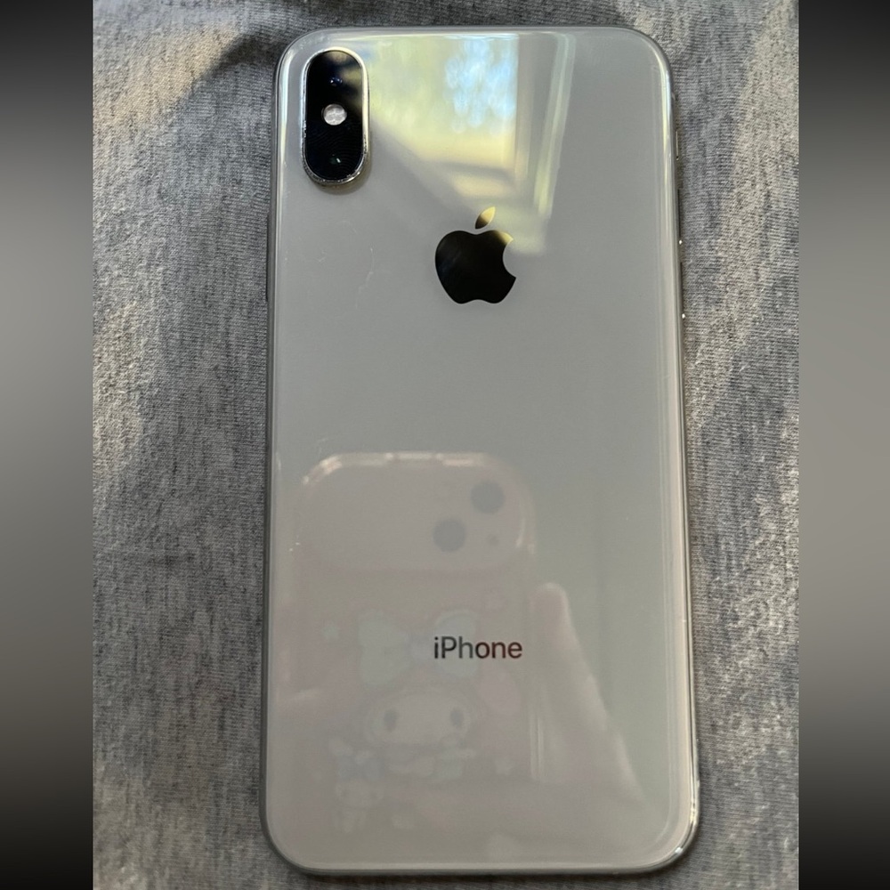 iphone XS silver for parts (read description)